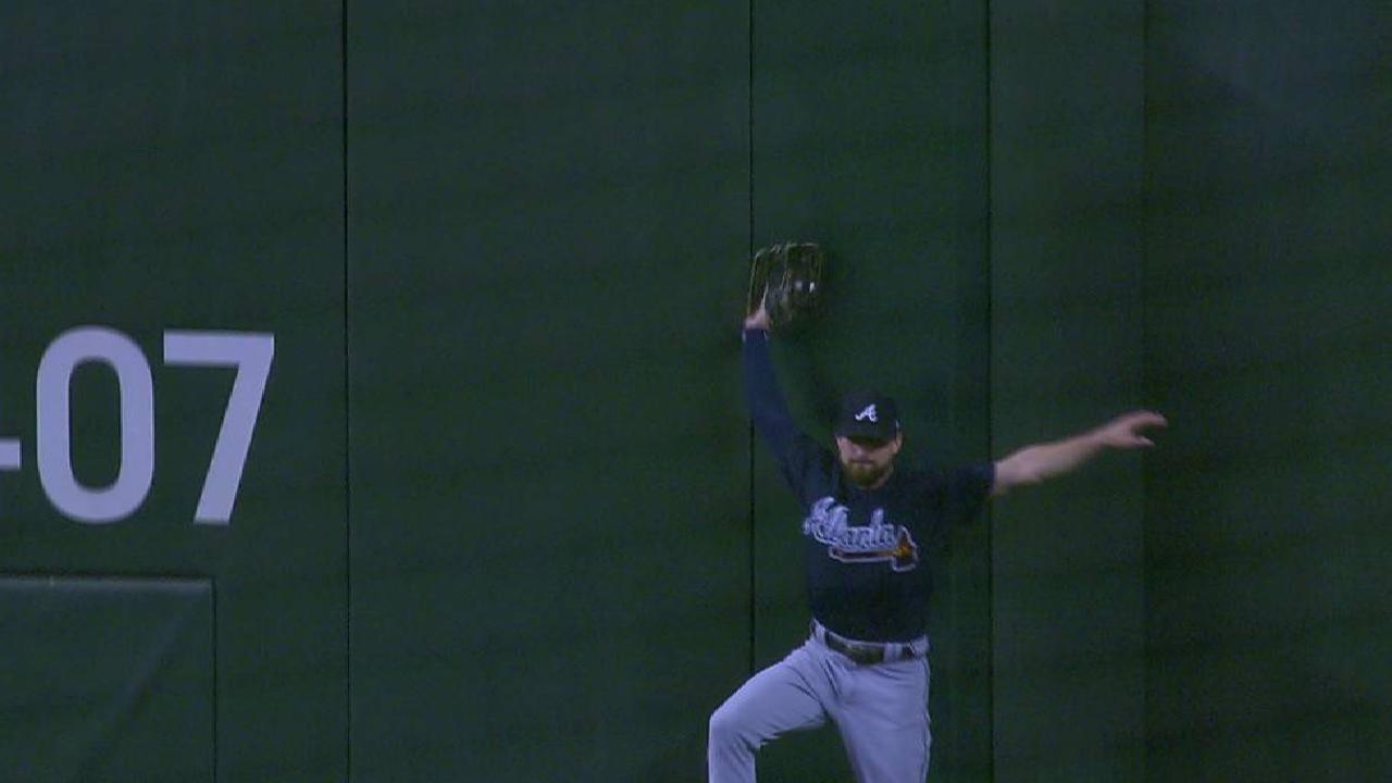 Inciarte's leaping grab at wall