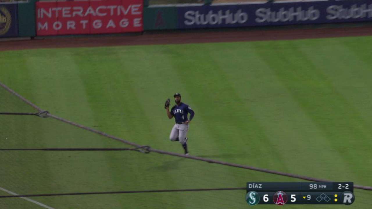 Diaz gets his 55th save