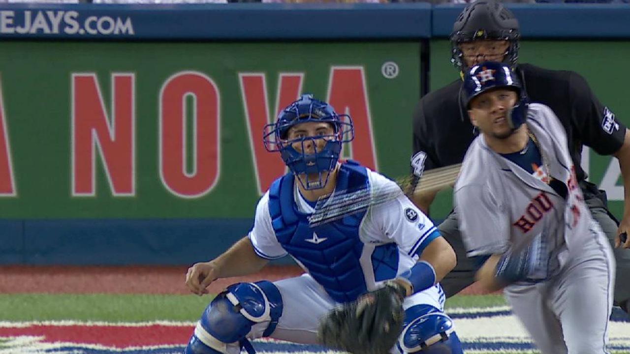 Gurriel's RBI single to center