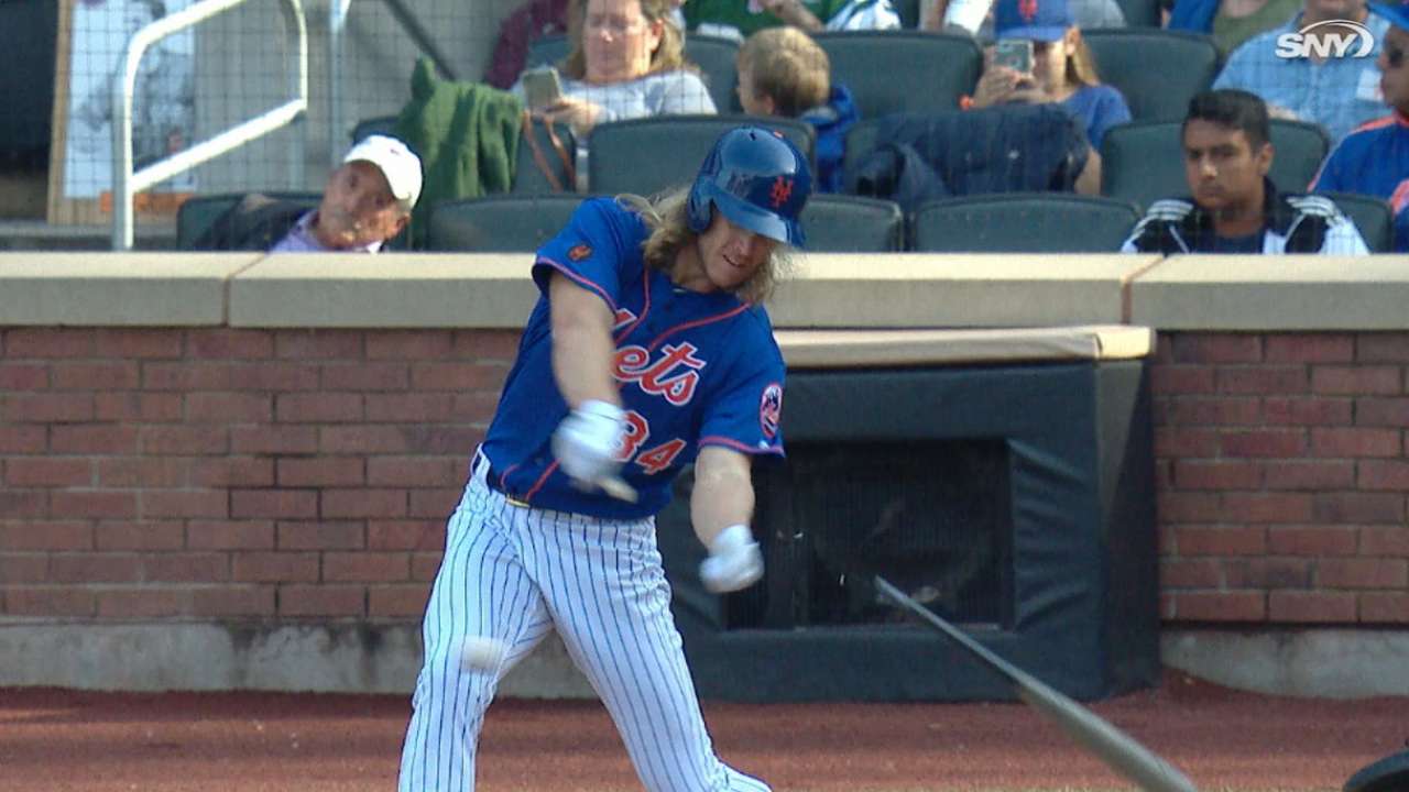 Noah Syndergaard Breaks Bat On Swing And Miss Mlb Com