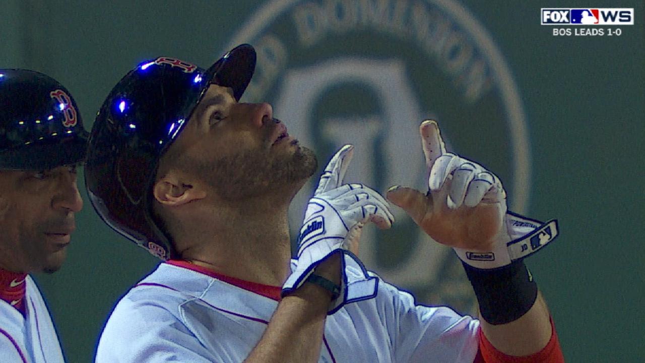 Martinez gives Sox lead for good