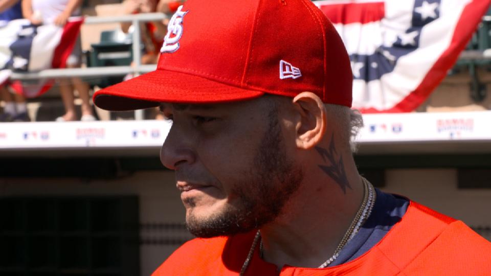 Yadier Molina on Hawaii workouts